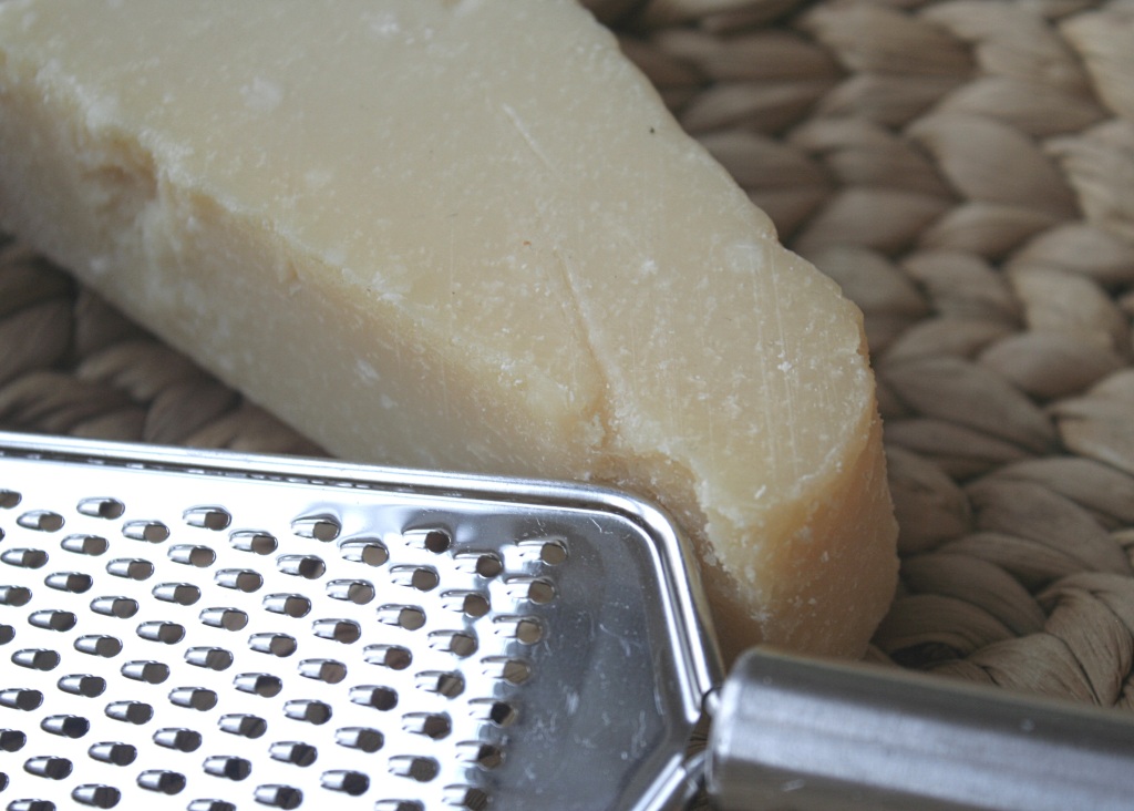 Zupfbrot.Zutaten.Parmesan